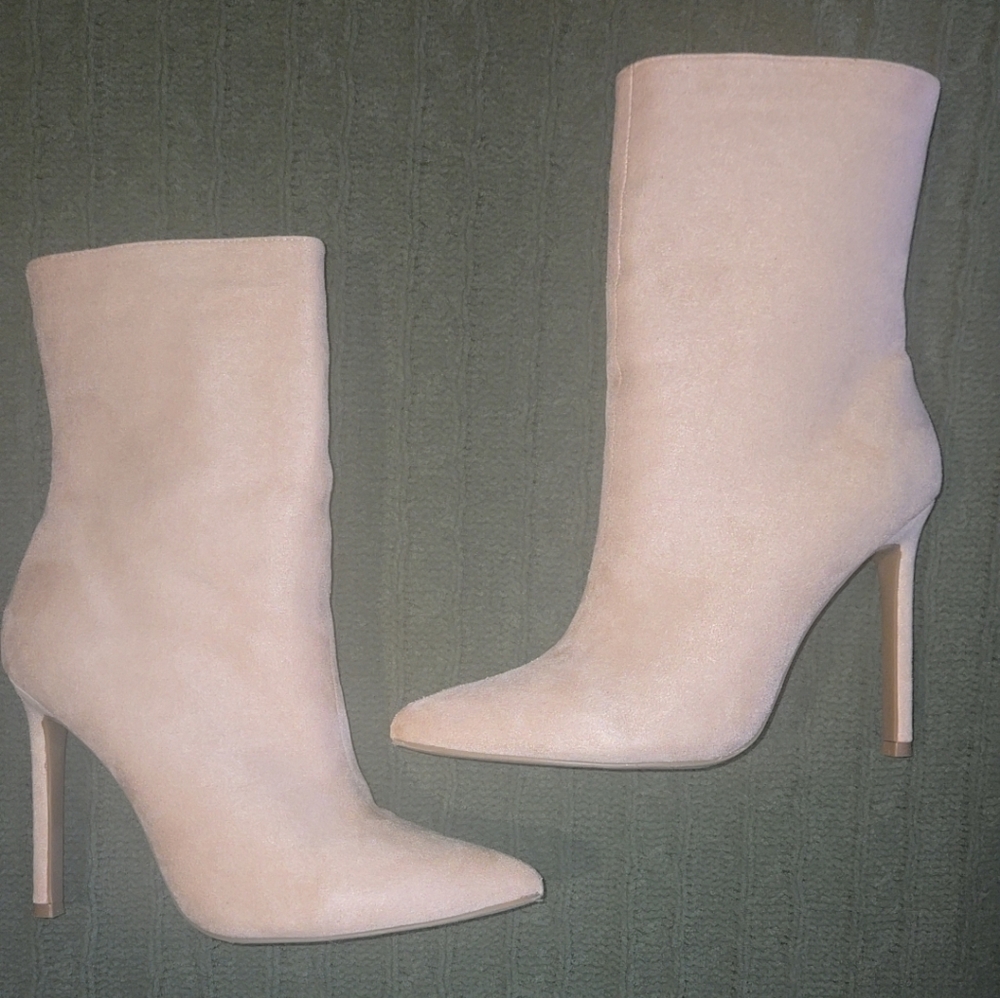Charlotte Russe Cream Heeled Boots